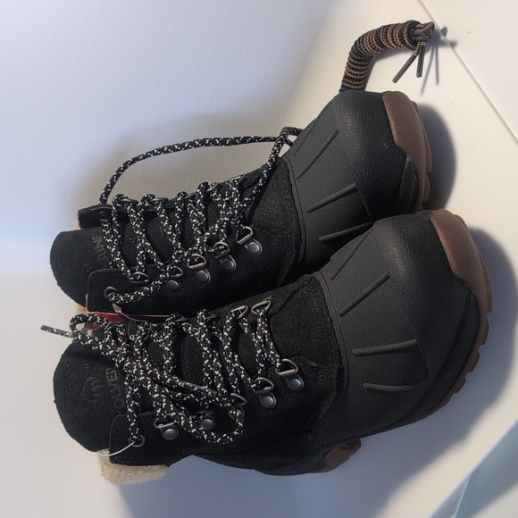 Wolverine Frost Womens Leather Waterproof Insulated Winter Snow Boots size 6 - Picture 2 of 4